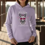 Reich mir den Schläger, die Königin will golfen | Classic Unisex Hoodie